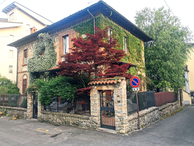 Exterior & Views 2, The Kraken Inn, Bergamo
