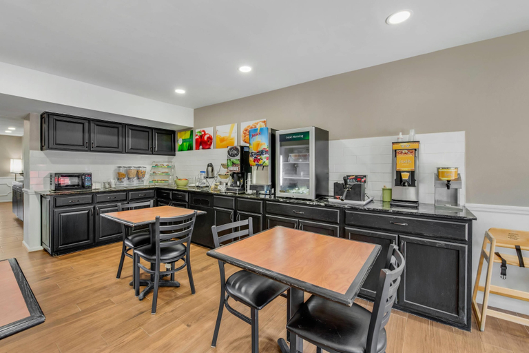 Food & Drinks 5, Quality Inn Laurinburg, Scotland