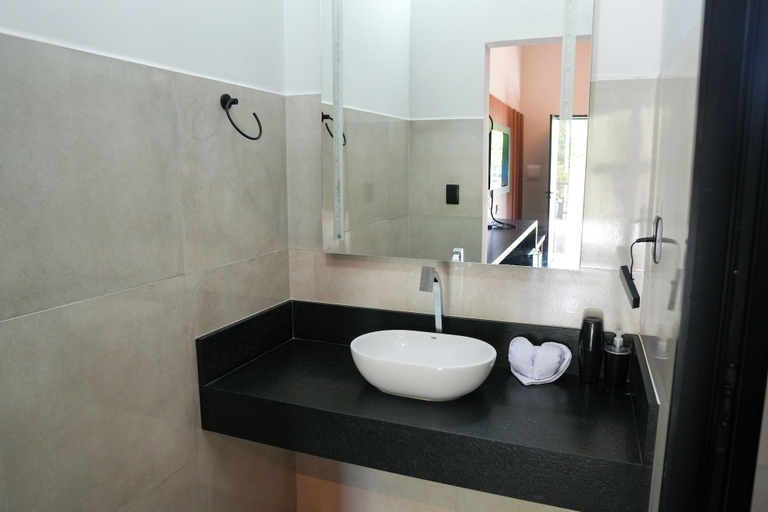 Bathroom 4, Pousada e Fazenda Jahu, Piranhas