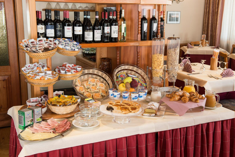 Food & Drinks 5, Hotel Tourist, Aosta