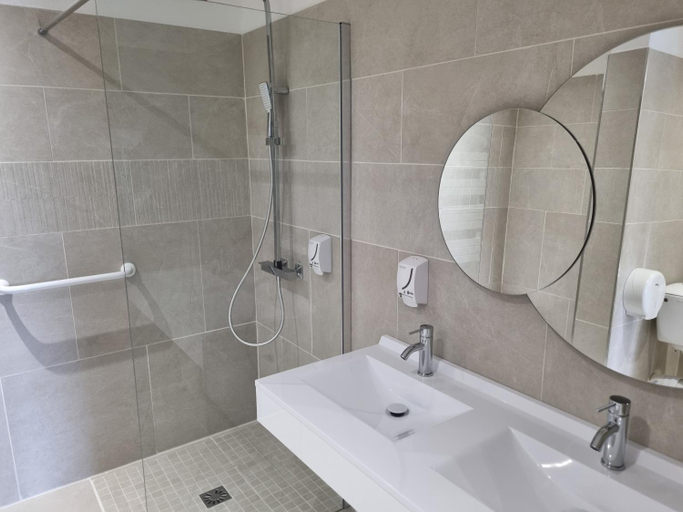 Bathroom 4, Auberge des Salles, Var
