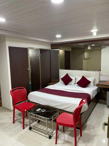 Bedroom 5, Hotel Lucky Galaxy, Mumbai Suburban