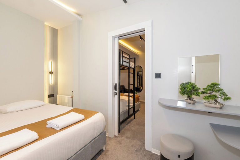 Bedroom 4, Istanbul Holiday Hotel, Fatih