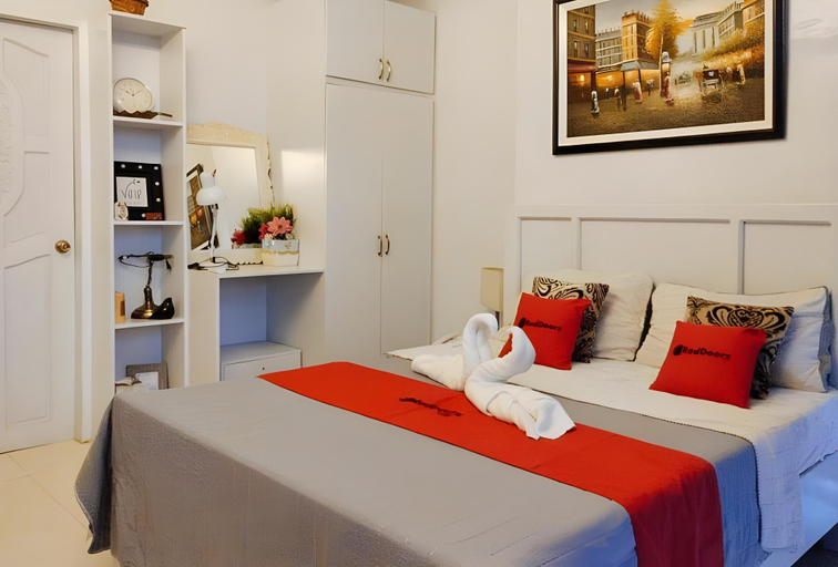 Bedroom 2, Check Inn Hotel Dumaguete City by RedDoorz, Dumaguete City