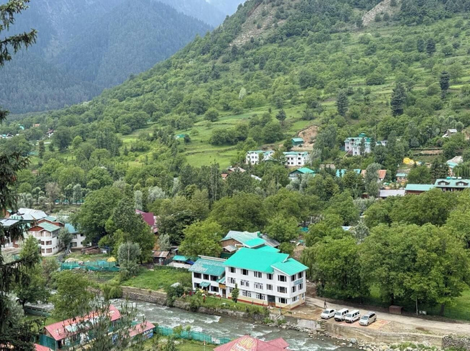 Others 4, Hotel Sun Shine, Anantnag