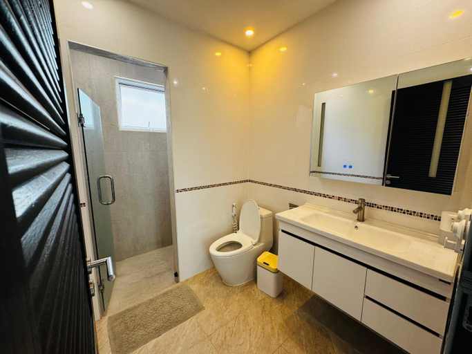 Bathroom 2, Seaview Prima Villa Karon beach, Phuket Island