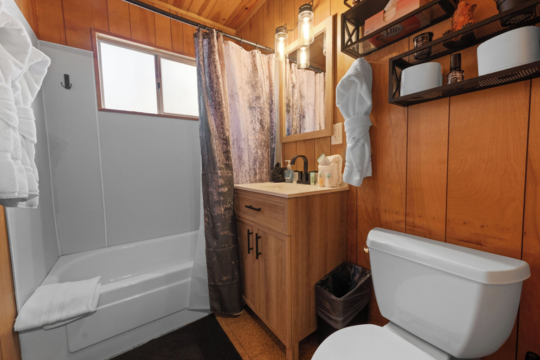 Bathroom, Encino Pines, San Bernardino