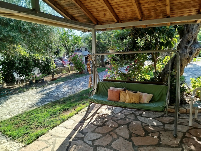 Others 5, Rozalia Studios, Epirus