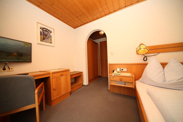 Bedroom, Hotel-Cafe Perner, Liezen