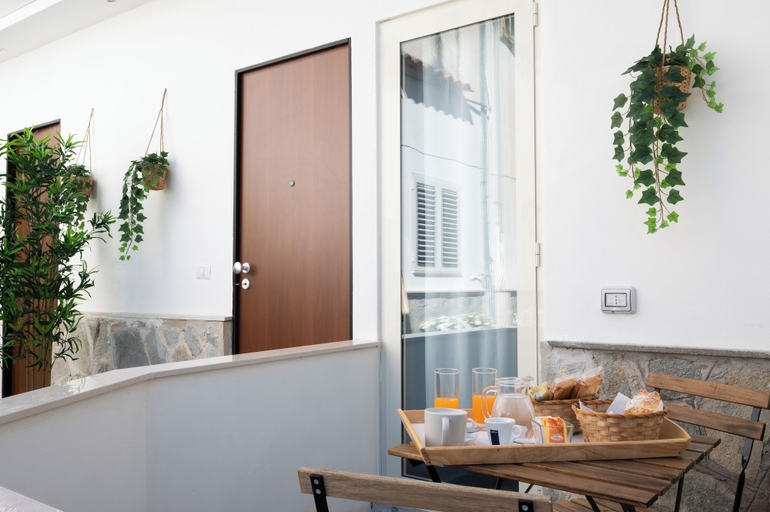 Exterior & Views, B&B del Sole, Napoli