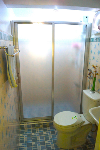 Bathroom 3, Madie's Place, Santa Rosa City