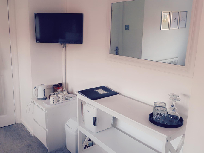 4, HOME from HOME GUEST HOUSE, Essex