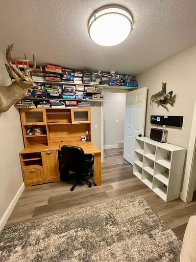 Room 3, Black Hills Getaway With Hot Tub Game Room for 18, Lawrence