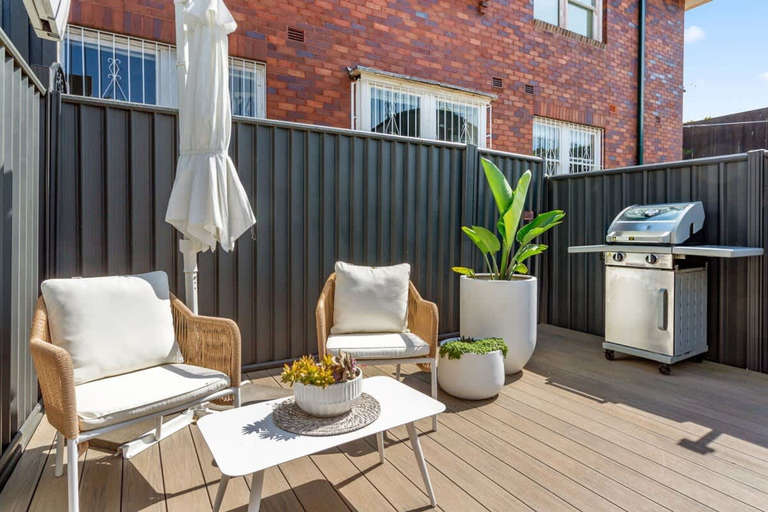 Room 2, Peaceful 2 Bedroom With Private Backyard and BBQ, Sydney