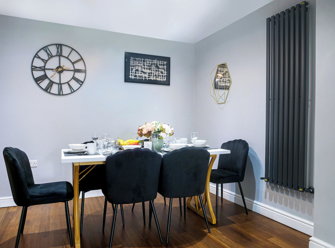 Others 5, Spacious 6 Bedroom House in Bexleyheath, London