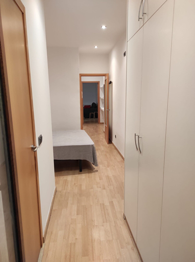 Room 3, Merceria 3 by Unik Tarragona, Tarragona