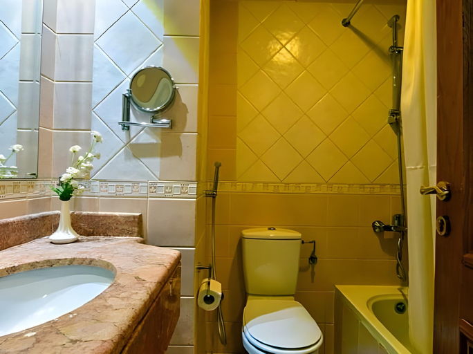 Bathroom 3, Zowar Alalami Hotel, Al Madinah Al Munawwarah