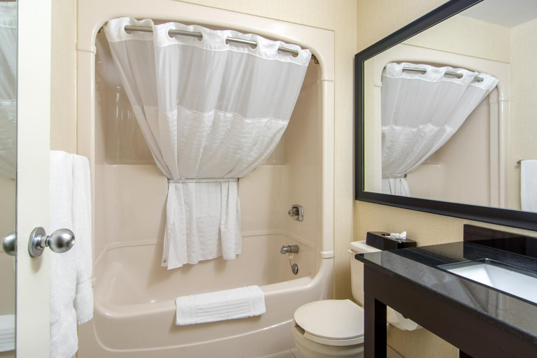 Bathroom 4, Comfort Inn Orillia, Simcoe