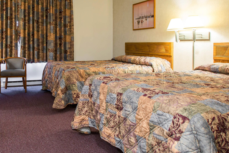 Bedroom 5, Rodeway Inn Waterford - New London, New London