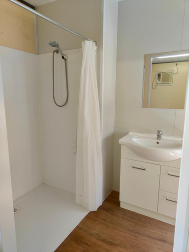 Bathroom 3, Nullagine Hotel, East Pilbara