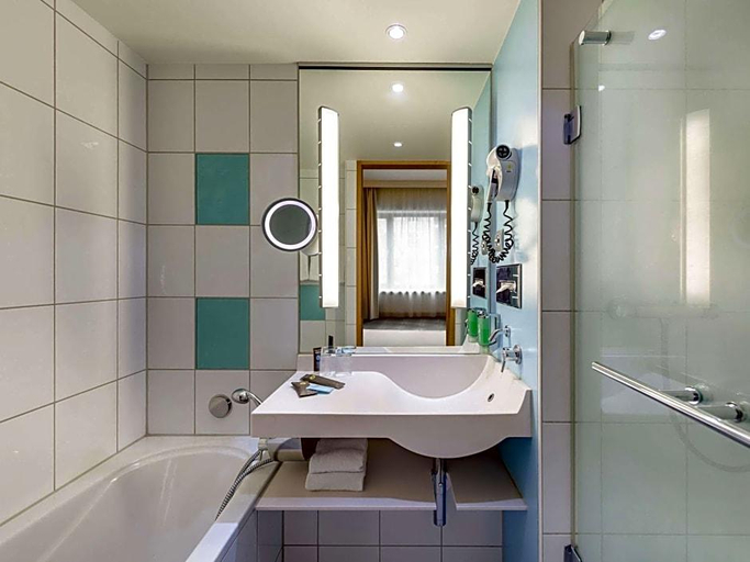Bathroom 3, Novotel Berlin am Tiergarten, Berlin