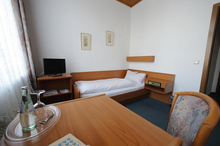 Bedroom 2, Luttje Burg, Plön