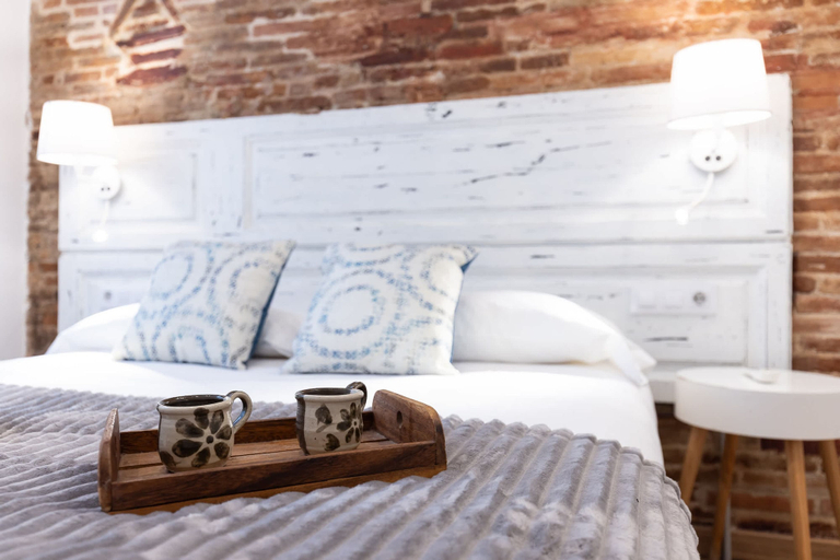 Room 5, Merceria 1 by Unik Tarragona, Tarragona