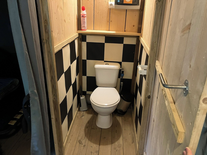 Bathroom 4, Camping RCN La Bastide en Ardèche, Ardèche