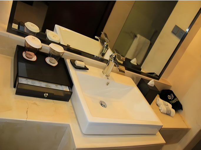 Bathroom 3, SandalWood Hotel Chengdu, Chengdu