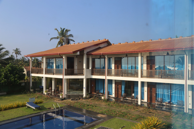 Exterior & Views, Calypso Sunset Beach Hotel, Mahawewa