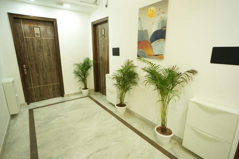 Public Area 2, The Empire Corporate Studio Hotel Sector 43 ,Golf Course Road , One Horizon Center, Gurgaon