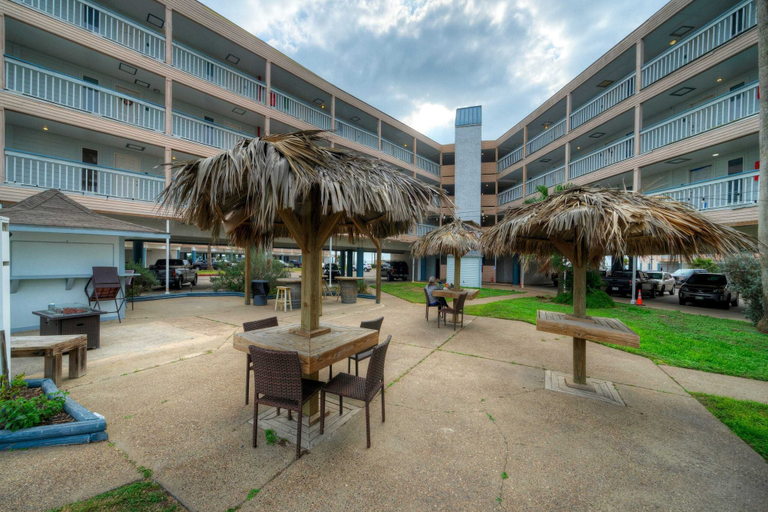 Exterior & Views 2, Private Balcony w/ Ocean View Pool & Hot Tub Access Ocean Echo by Avantstay, Nueces