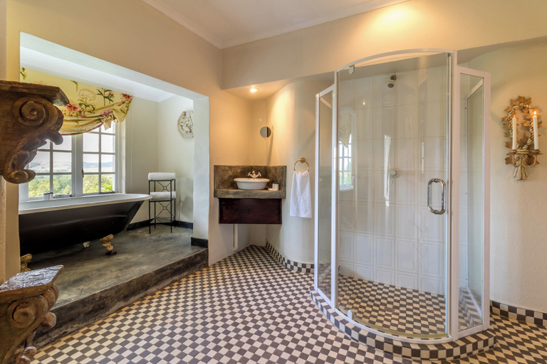 Bathroom 4, Blue Mountain Estate, Ehlanzeni