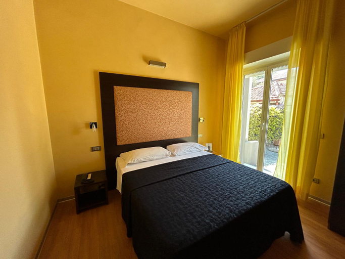 Bedroom 2, Hotel Perla - The storyhoteller, Rimini