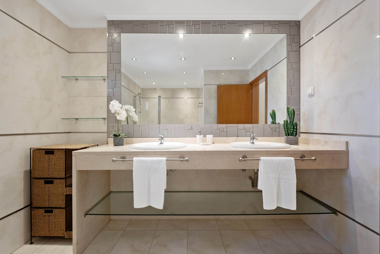 Room 4, Penthouse Prestige by Homie, Funchal