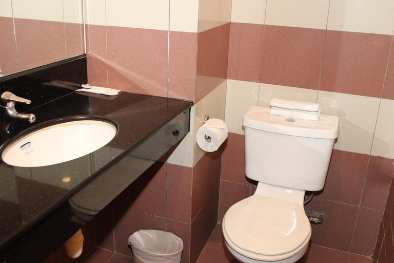 Bathroom 5, Classique Hotel, Singapore