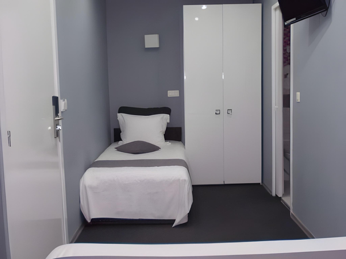 Bedroom 3, Hotel Phenix, Bruxelles
