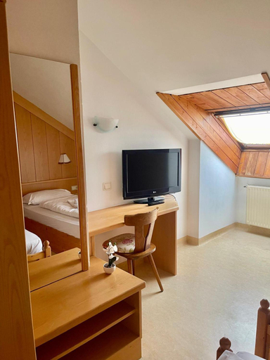 Bedroom 3, Goldenhof, Bolzano