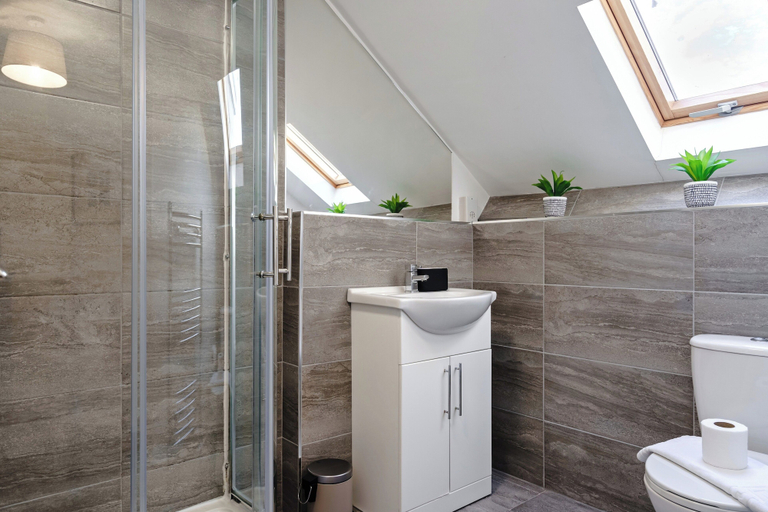 Bathroom 4, Whitchurch Road Retreat in Cardiff, Cardiff