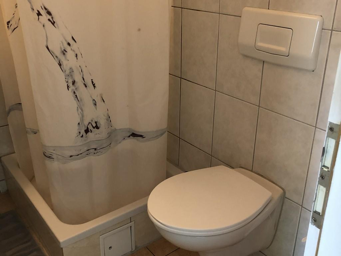 Bathroom 3, Bigus, Berlin