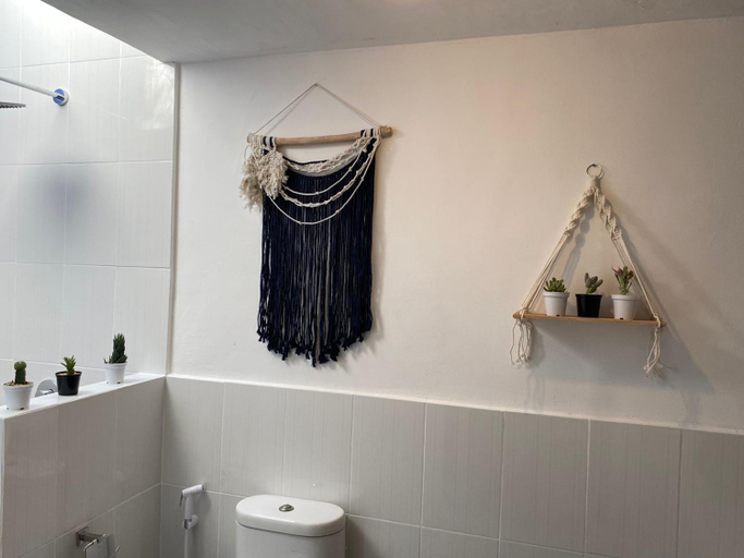 Bathroom 3, Lovys Gili Air, Lombok