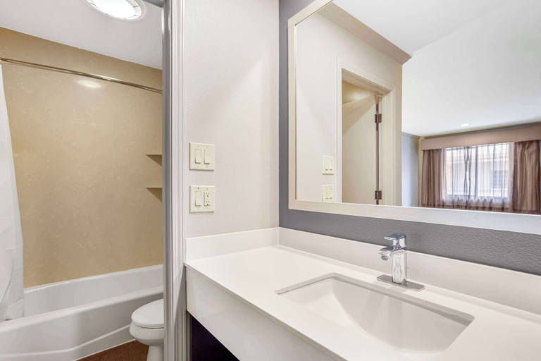 Bathroom 4, Best Western Inn Santa Cruz, Santa Cruz