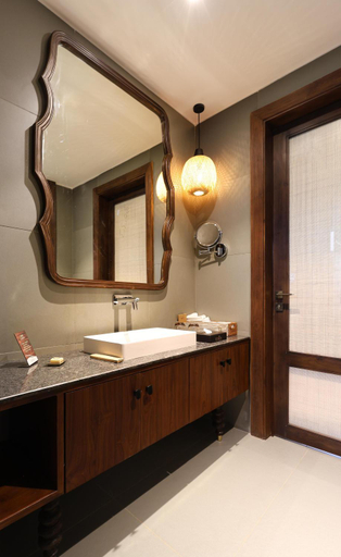 Bathroom 5, MAIRA RESORT AND CONVENTION CENTER, Raipur