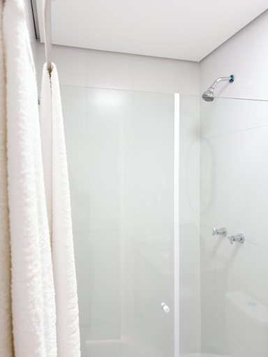 Bathroom 5, Spin Stays, São Paulo