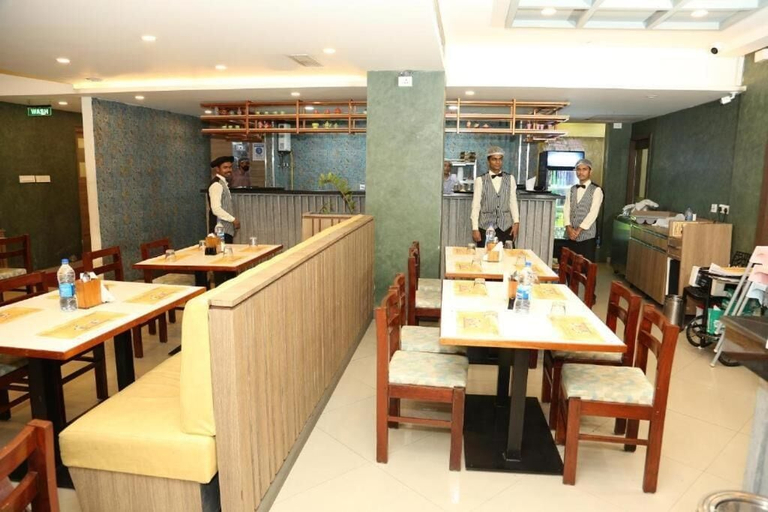 Food & Drinks 5, Royal Plaza Glitz Inn, Kozhikode