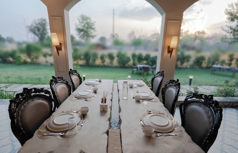 Food & Drinks 5, Srina Vilas, Corbett, Nainital