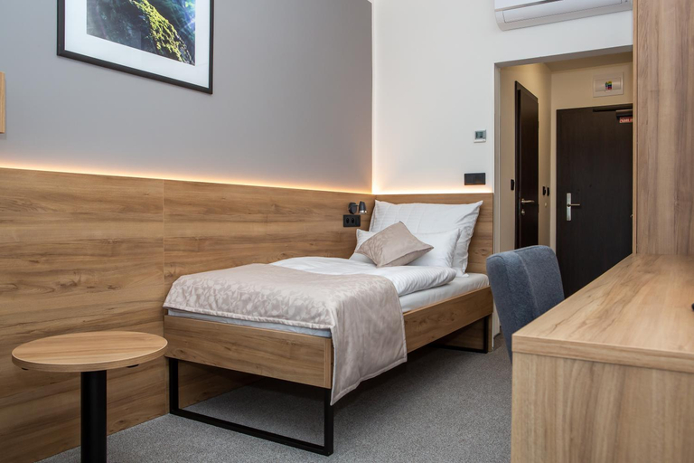 Bedroom 2, Hotel Slovakia, Trenčín