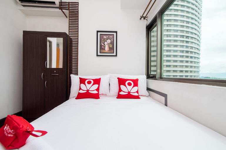 Bedroom 3, ZEN Home Forbeswood Parklane BGC, Taguig