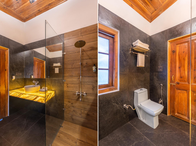 Bathroom 4, Treebo Premium Torrentium - A Heritage Hotel, Shimla
