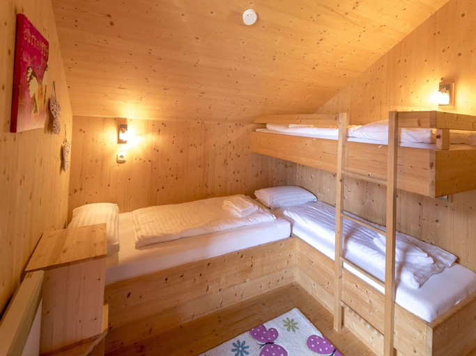 Others 3, Attractive Chalet With Sauna, Murau